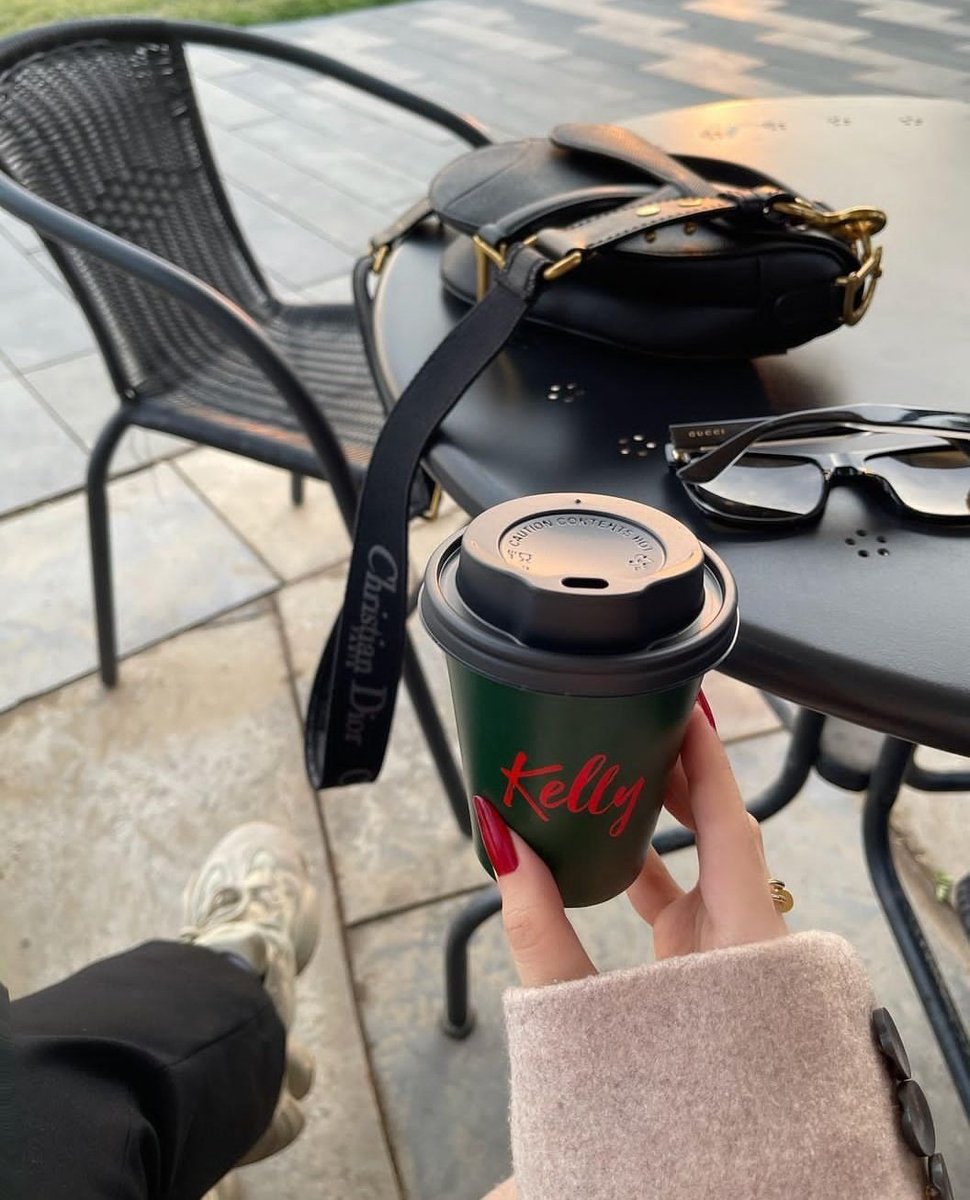 ReemALDOSSARY22's tweet image. القهُوة أولاً والهُدوء ثانيًا ثم لا شيء

#صباح_الخير_والسعاده_للجميع