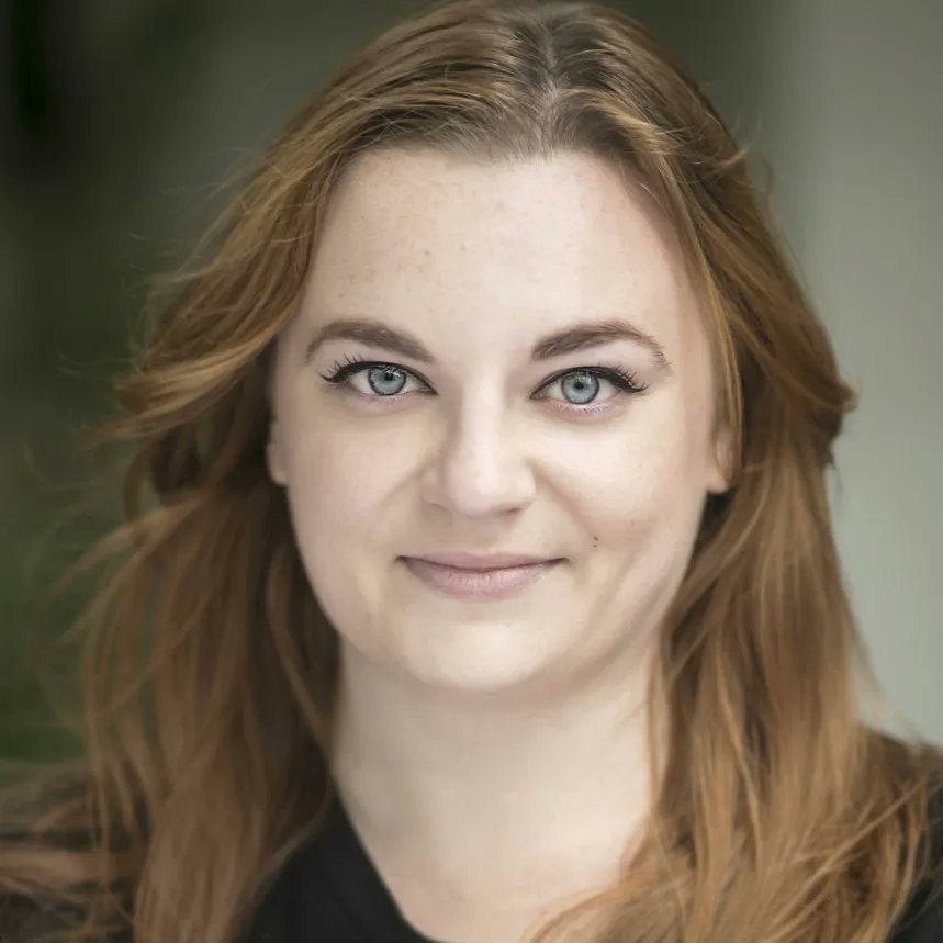 1/2
Our production of 'Chaos' by Laura Lomas would not be possible without the work of the incredibly talented creative team involved.

Sound Design: Grace Savage 📸 Richard Davenport
Vocal Coach: Emily Mawer 📸 Eleonora Collini

#drama
#acting 
#productionteam 
#dramaschool