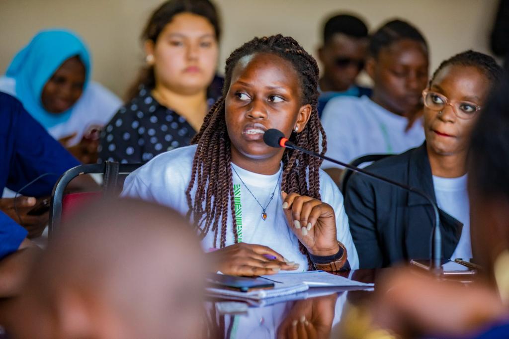 As  Honorable member representing the health ministry today during the #YouthMockParliament organized by @ahfugandacares, i am glad that we won the debate under the motion 'Promoting access to sexuality education through digital empowerment'
#ProtectTheChild