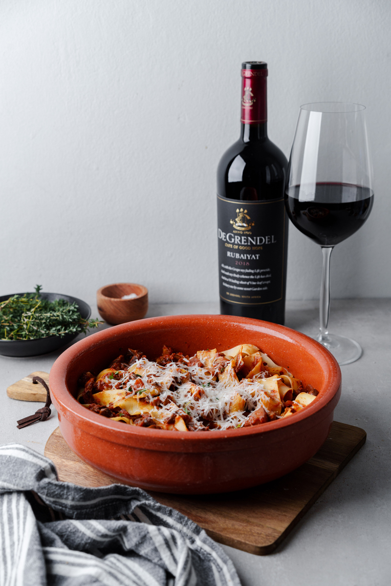 RECIPE: Mushroom Ragu Pappardelle 🍄 Serve with a glass of De Grendel Rubaiyat and enjoy by the fire for the ultimate comfort experience this wintry weekend 🍷 🔥 Get the recipe: bit.ly/3PaYn2D