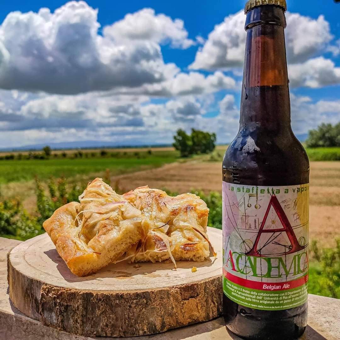 QualityMade_eu's tweet photo. 🇮🇹 Un tour notturno di Castello, visita in azienda e menu completo con degustazione per assaggiare e conoscere le birre: questo potrete vivere “Visita in azienda” di  Vapori di birra in Toscana per Quality Made.
 🔗 https://t.co/ZZhdy8VIn1
#traveldifferent #qualitymade https://t.co/dtOuWoVmYa