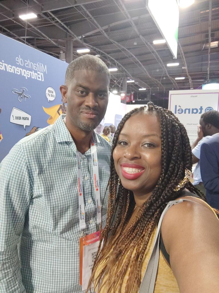 MedinaKone's tweet photo. Avec un d'enfance installé à Dakar et se passage à #Vivatech. @buurlogistics est transporteur de valeur dans toute l'Afrique de l'Ouest et le Maroc. Un dyonisien comme moi à fond dans la #techbet l'#inno @orange_sn ! Fierté #93
#vivatech Medina de l'@IIMparis https://t.co/NRWHiUQC3L