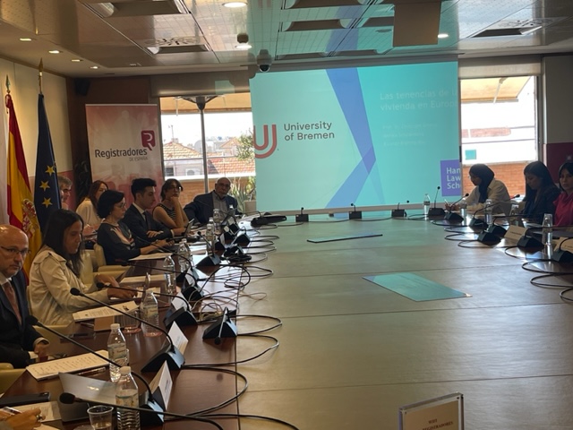 Opening of the first of the round tables that @housingchair has prepared for this seminar. The topic for debate: Key aspects of housing in Europe.

Thanks to Ricardo Brehme of the @UniBremen  for sharing key aspects of housing tenures in Europe.