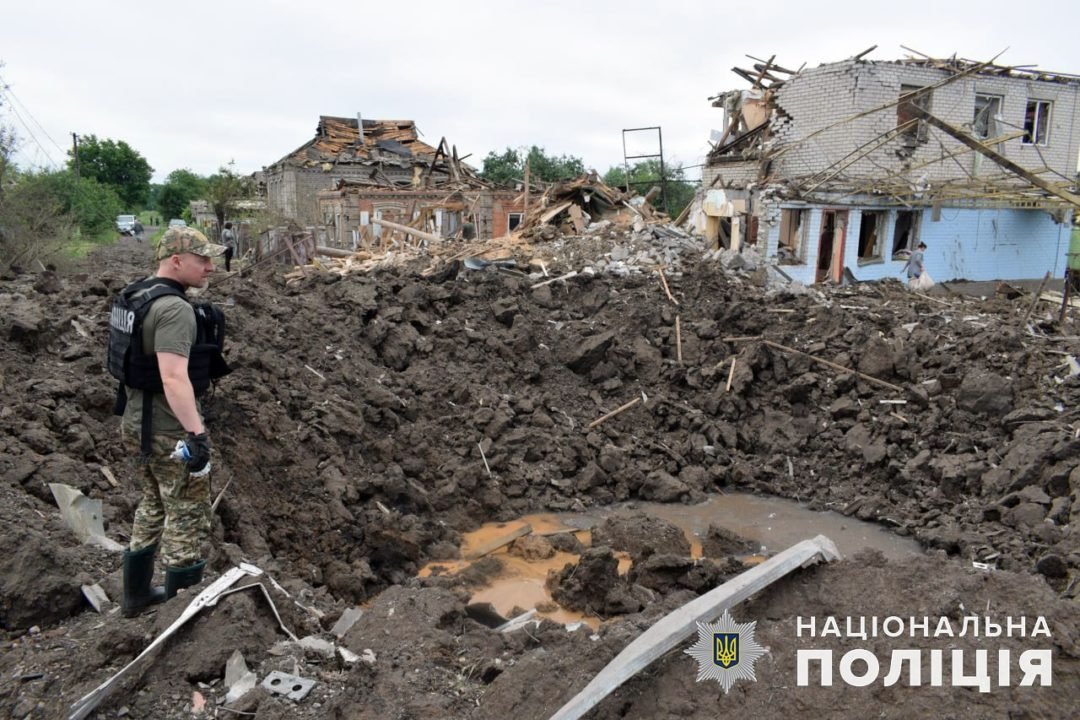 Russian invaders shelled 16 settlements in Donetsk Region over the last day, causing deaths and injuries among the civilian population. 102 civilian objects were destroyed, the National Police in Donetsk Region reports.

📷dn.npu.gov.ua