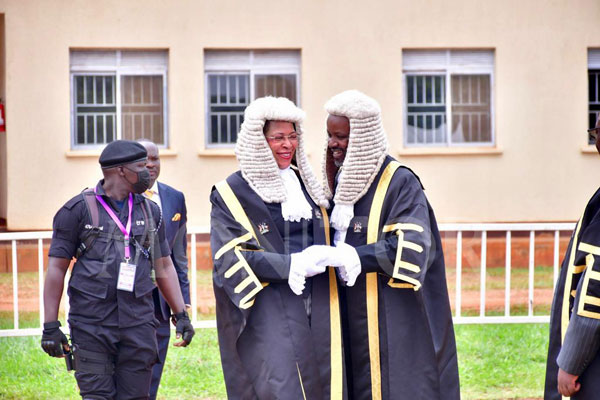 The Speaker, @AnitahAmong and her deputy @Thomas_Tayebwa arrive at Kololo ceremonial grounds for #UGBudget2023 reading on June 15, 2023. 📸@DavyLubz