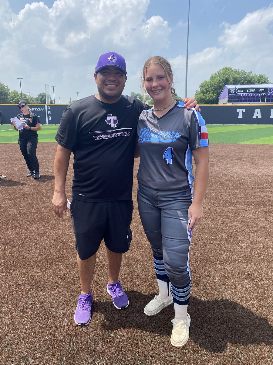 Had a great time at @TarletonSB camp yesterday. Thank you @Coach_Cump GO Texans 
#leadtheway #RollTribe 
@Illusions_18u @CoachEscobar45