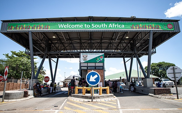 CapricornFMNews's tweet photo. Border Management Authority commissioner, Dr Mike Masiapato says the excessive traffic towards #LebomboBorderPost is triggered by the movement of trucks carrying goods to Durban, and to the Richards Bay port. PN https://t.co/okj30t9fZ8