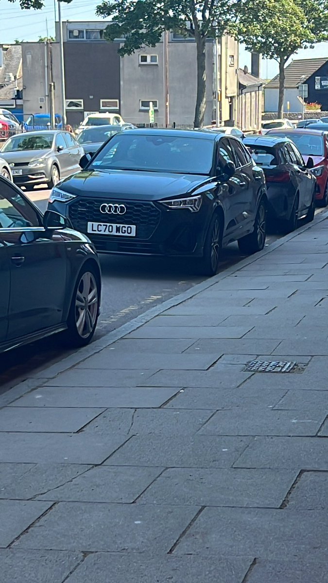 @FreeNwakali Parked outside Pittodrie now- must be his car eh