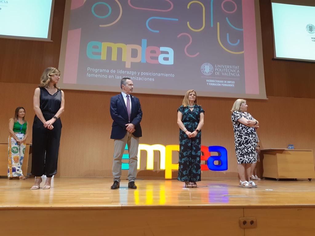 BragadoMonica's tweet photo. Ha sido un honor formar parte del programa de formación en liderazgo femenino EMPLEA UPV y ser vuestra madrina en su clausura. ¡Enhorabuena a todas las graduadas! Y recordad, el liderazgo está en vosotras y vuestras acciones pueden tener un gran impacto en la vida de los demás. https://t.co/VAn1B8y6Y9