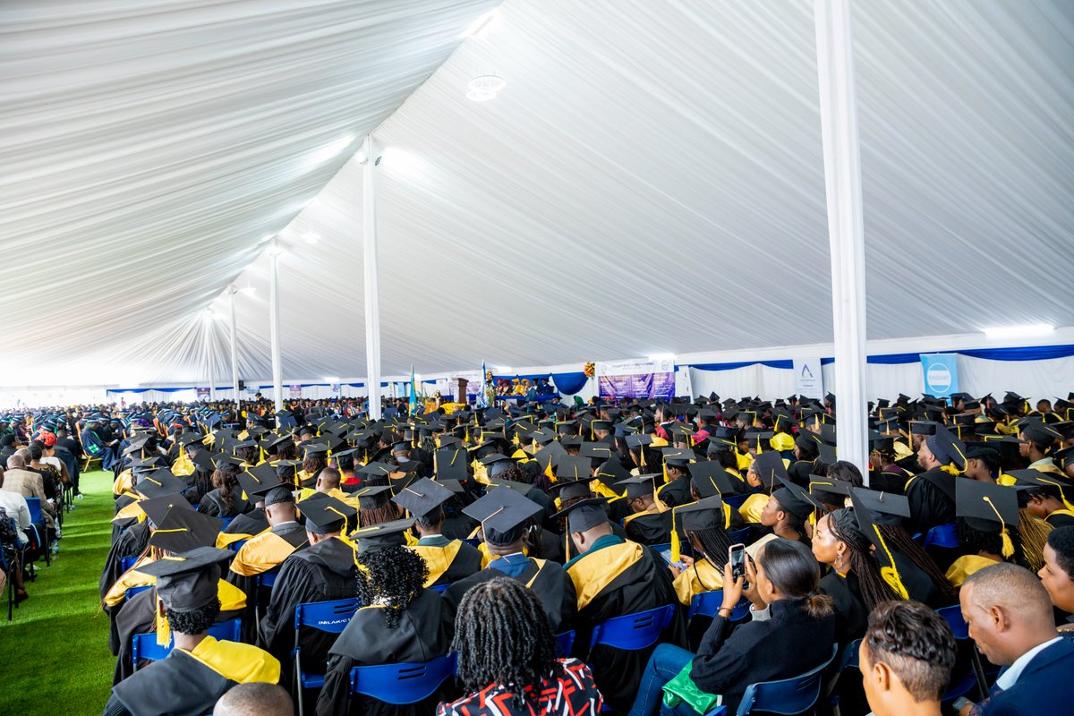 primeins_ltd's tweet image. #FlashUpdate: The graduation ceremony at @unilak_rwanda is a moment of celebration for 908 students! Among them, 758 will be awarded Bachelor&apos;s degrees, while 148 will proudly receive their Master&apos;s degrees. Congratulations to all the accomplished graduates!

#Ntakibazo
