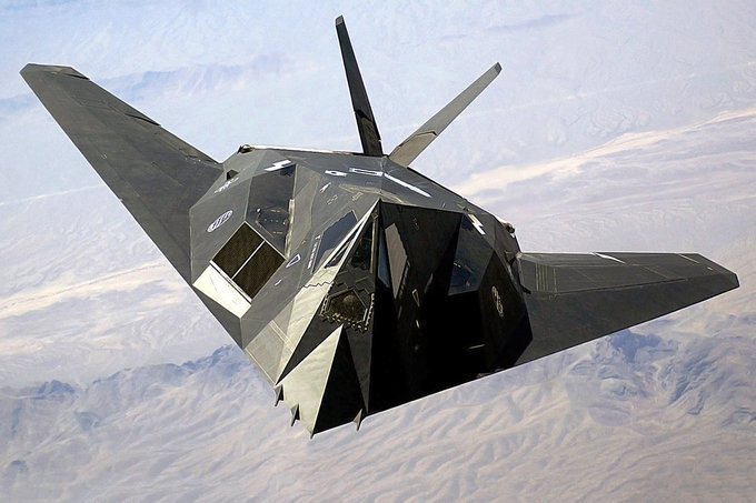 The F-117A's iconic faceted shape (made from 2-dimensional flat surfaces) actually results from the processing power limits of 1970s supercomputers. Modern stealth aircraft can use curves because of higher processing power to do the calculations buff.ly/2F6OEYj