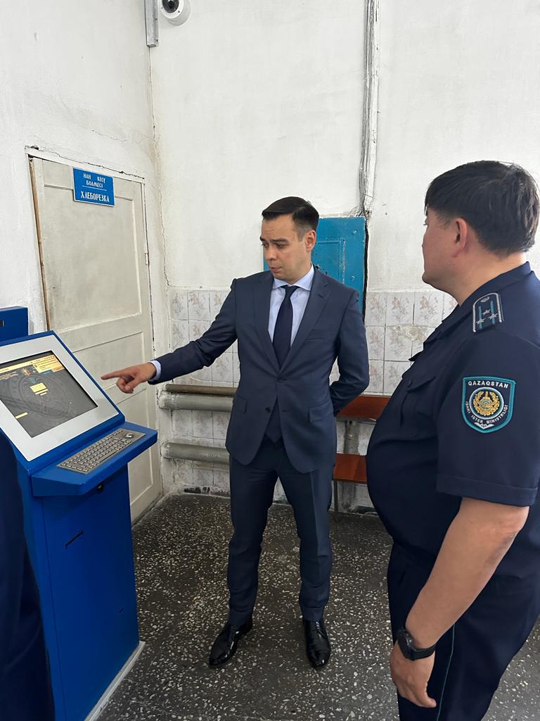 The Ombudsman Artur Lastaev met with the staff of the Prosecutor's office and visited a correctional institution in the Abai region
gov.kz/memleket/entit…