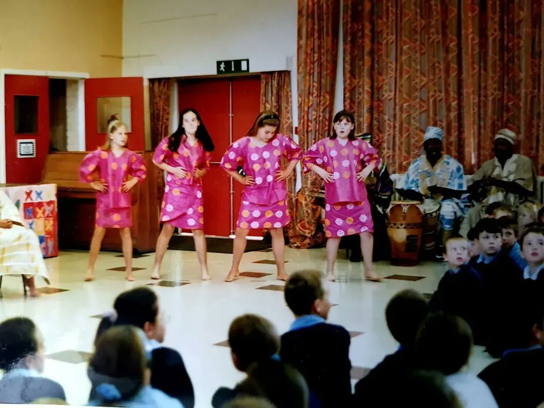 OsunF's tweet image. Let's throw it back to #danceworkshop today 😎

Send all inquiries to info@osunarts.co.uk 

We are always here for the culture 

#AfricanArts 
#worshopsinschools 
#OsunArtsFoundation