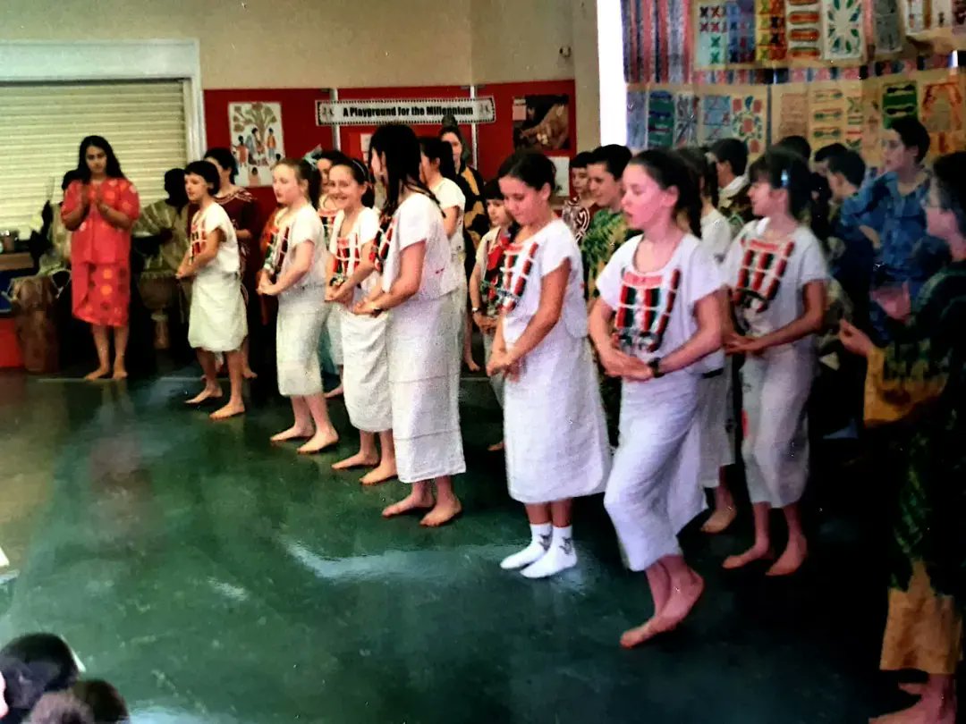 OsunF's tweet image. Let's throw it back to #danceworkshop today 😎

Send all inquiries to info@osunarts.co.uk 

We are always here for the culture 

#AfricanArts 
#worshopsinschools 
#OsunArtsFoundation