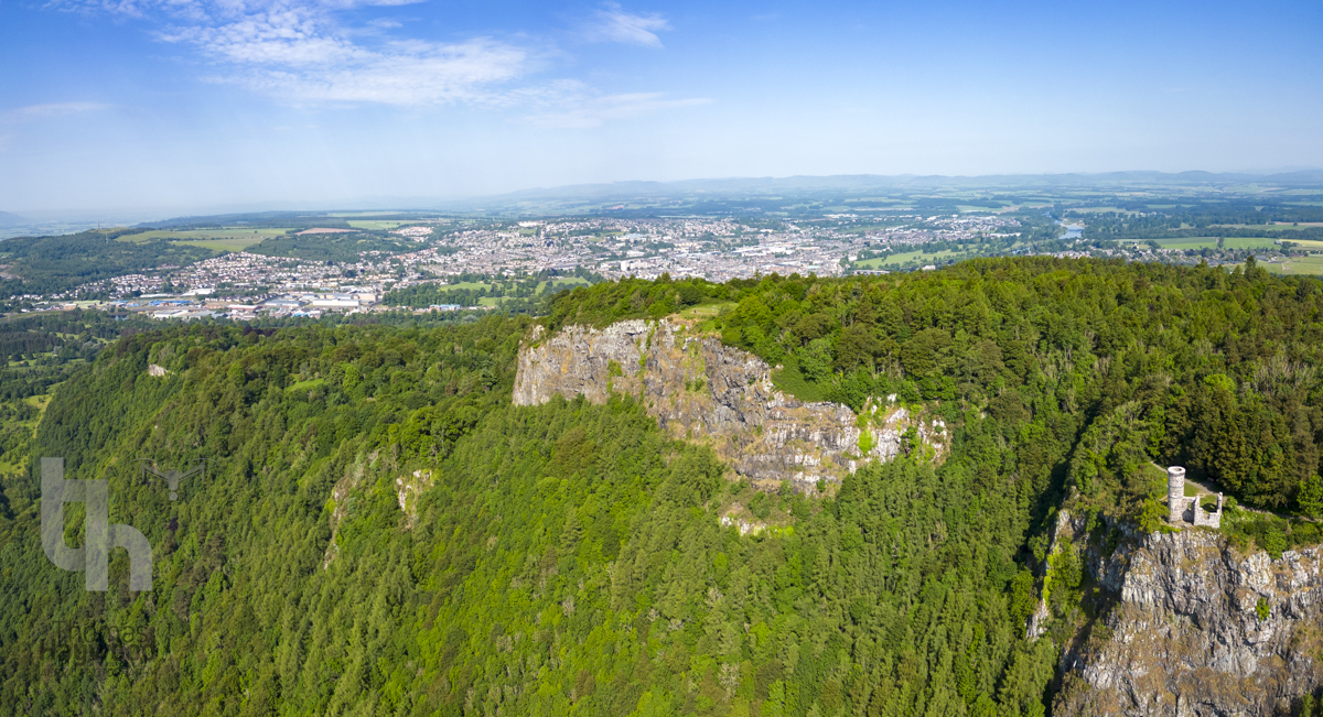 @PanoPhotos @visitperthshire Kinnoul Tower was built as a folly in the 18th Century by Thomas Hay, 9th Earl of Kinnoul. A great place for a walk with the woods & Perth in the background.  Ideal referrals - companies wanting to showcase #Perthshire #pano #aerialphoto #landscape