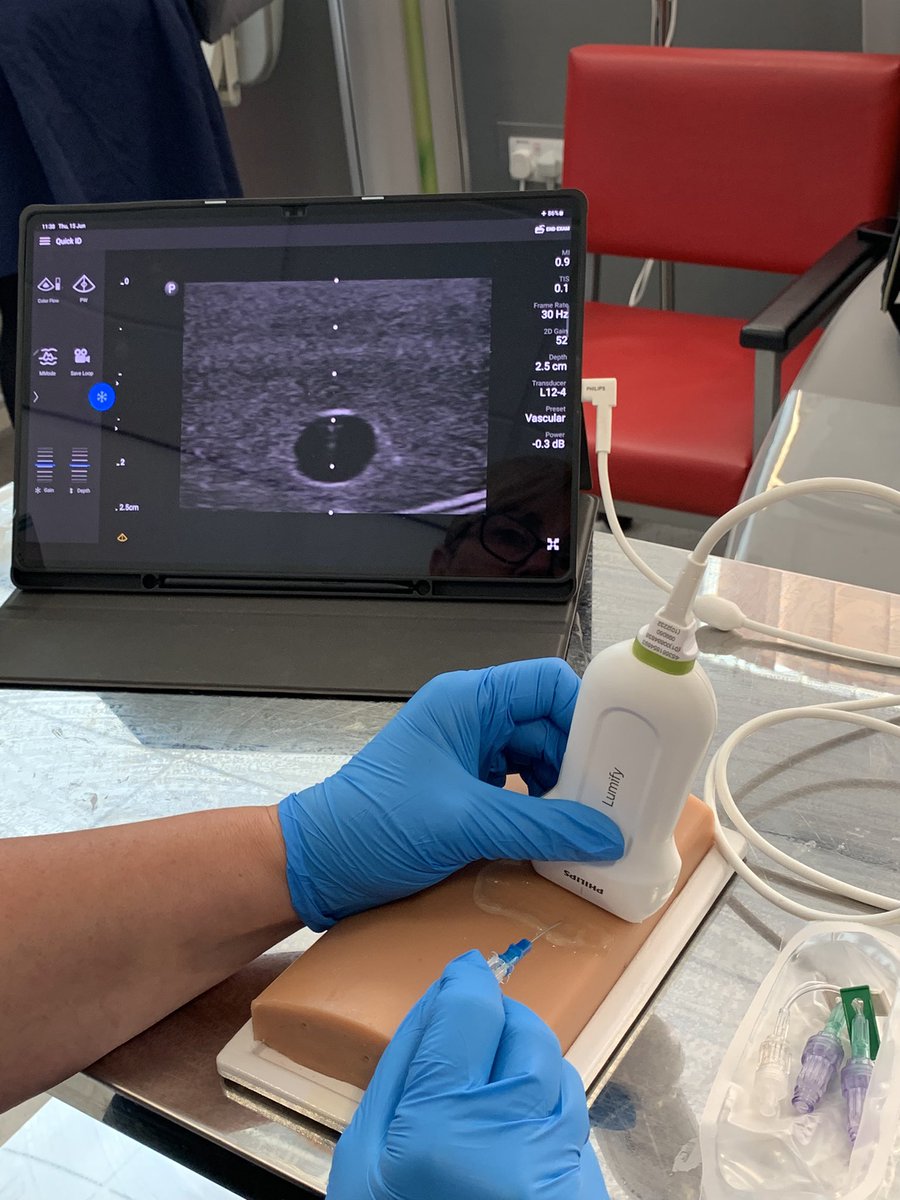 Community IV team completing more training for deep access cannulation with ultra sound guidance amazing training session @amakepeace1 @GraceWall @peter_grace3 @BBraunUK @CherylGrottick @TeamITS5