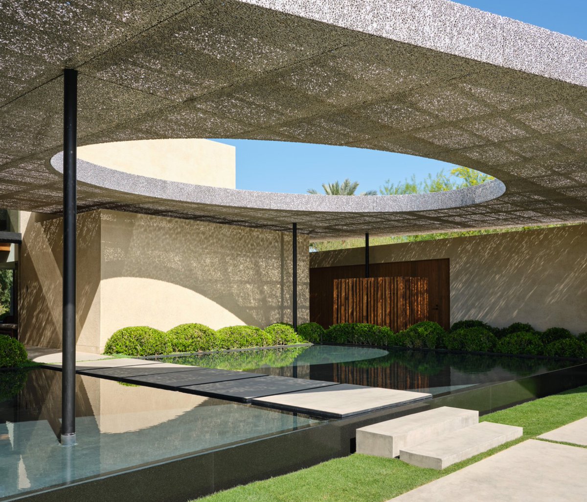 Madison Desert Club Featuring Alusion™
Architect: Kovac Design Studio
Photographer: Roger Davies
Photo source: archello.com/project/madiso…