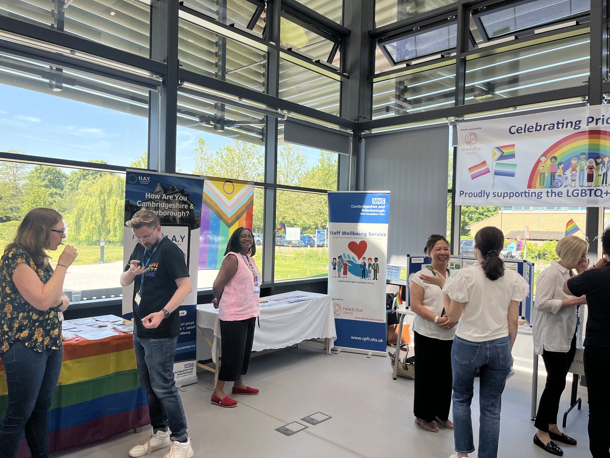 Anna Hills tweet media