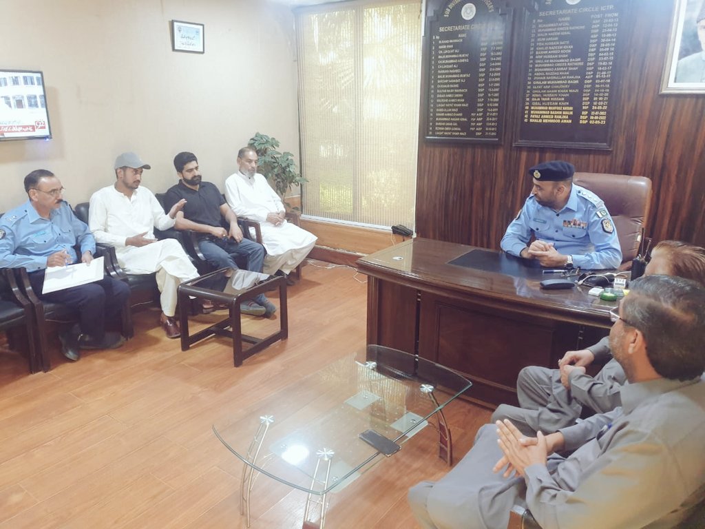 Today's amazing meeting with @Khalidmehmodict regarding smooth functioning of PCC PS Sectt. It's a great platform for resolving community issues as part of community Policing. We all will be available at the PCC office for attending every person. Welcome anyone! @ICT_Police