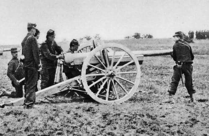 I. Marne Muharebesi 5-12 Eylül 1914
5 Eylül’de Fransızların stokunda 465.000 adet 75 mm’lik top mermisi vardı; 10 Eylül’de stok birden 33.000’e düştü. 75mm’lik bir batarya 400 metre derinliğe sahip 4 hektarlık bir alanı 40-50 saniyede ateş altına alabiliyordu.