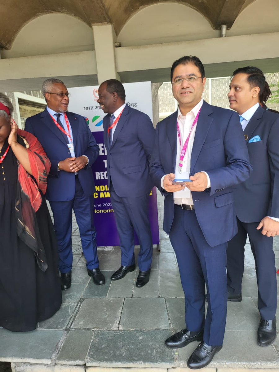 EllahMve's tweet photo. 2ème journée de la conférence India Exim Bank à NewDelhi/Secteur Agricole du continent Africain. Dans mon discours j'ai présenté le #potentiel agricole du Gabon et ses avantages devant de nombreux investisseurs et chefs d'entreprises spécialisées.
#MINAGRI
#aomgroup https://t.co/lktVbyEoyV