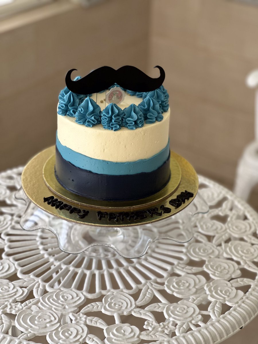 DelishbakerySa's tweet photo. وش بتجيبون للوالد؟
كيكة الشنب بالرد فلفت
٦ انش بحشوة الرد فلفت الشهيه 
تكفي من ٨-١٠ ويمكن اكثر
متوفره ابتدأ من يوم السبت بالمحل وعلى تطبيقات التوصيل https://t.co/kL6NVlqslw