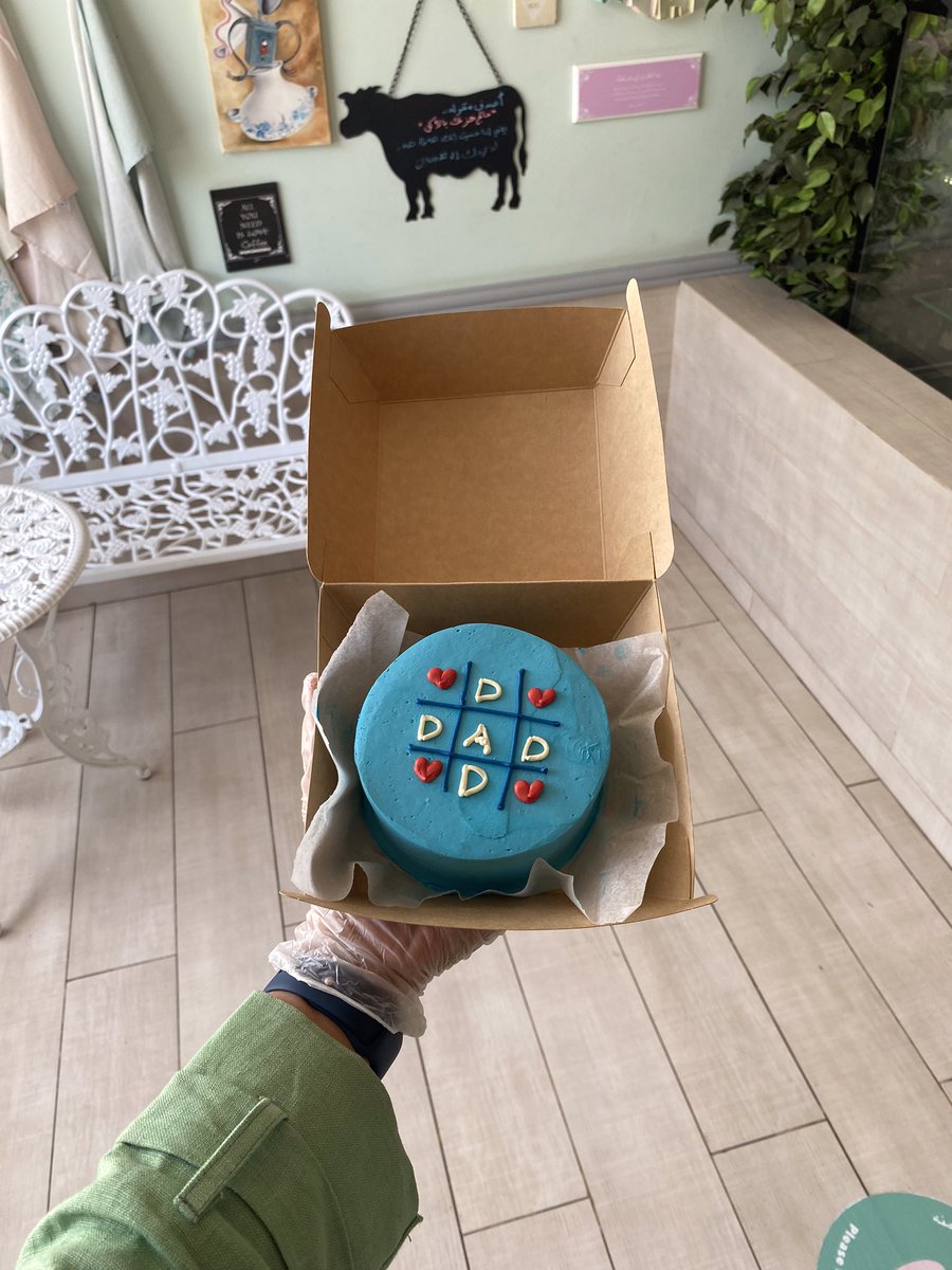 DelishbakerySa's tweet photo. كيكات اللنش بوكس للأب
تتوفر بنكهات وتصاميم مختلفه
مناسبه للعوائل الصغيره
أو لأب جديد 👨🏻‍🍼
تتوفر ابتدأ من يوم السبت بالمحل وعلى تطبيقات التوصيل

 #يوم_الأب #يوم_الاب_العالمي #أبي #ابي_الغالي #fathersdaycake #fathersdaygifts #riyadh #saudiarabia #delishbakerysa #yum #cake https://t.co/sxGQJRMMQt