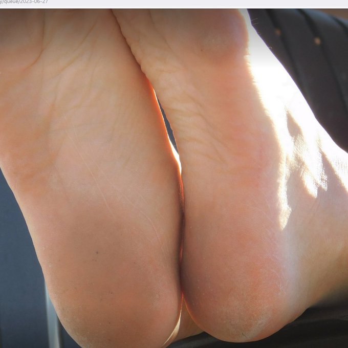Sneak Peak at what our Fans are getting at the end of the month ... Dina's bare soles; in your faces<a href="/tag/footfetish"class="tags"><span>#footfetish</span></a><a href="/tag/barefoot"class="tags"><span>#barefoot</span></a><a href="/tag/whitegirls"class="tags"><span>#whitegirls</span></a><a href="/tag/barefeet"class="tags"><span>#barefeet</span></a><a href="/tag/soles"class="tags"><span>#soles</span></a>