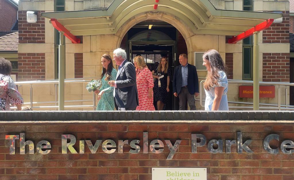 nhsswft's tweet image. Delighted to welcome The Princess of Wales to Riversley Park Children's Centre today. The Princess met some of our Health Visitors and heard about a new study they’re taking part in to trial the use of the Alarm Distress Baby Scale (ADBB), which is funded by @Earlychildhood.