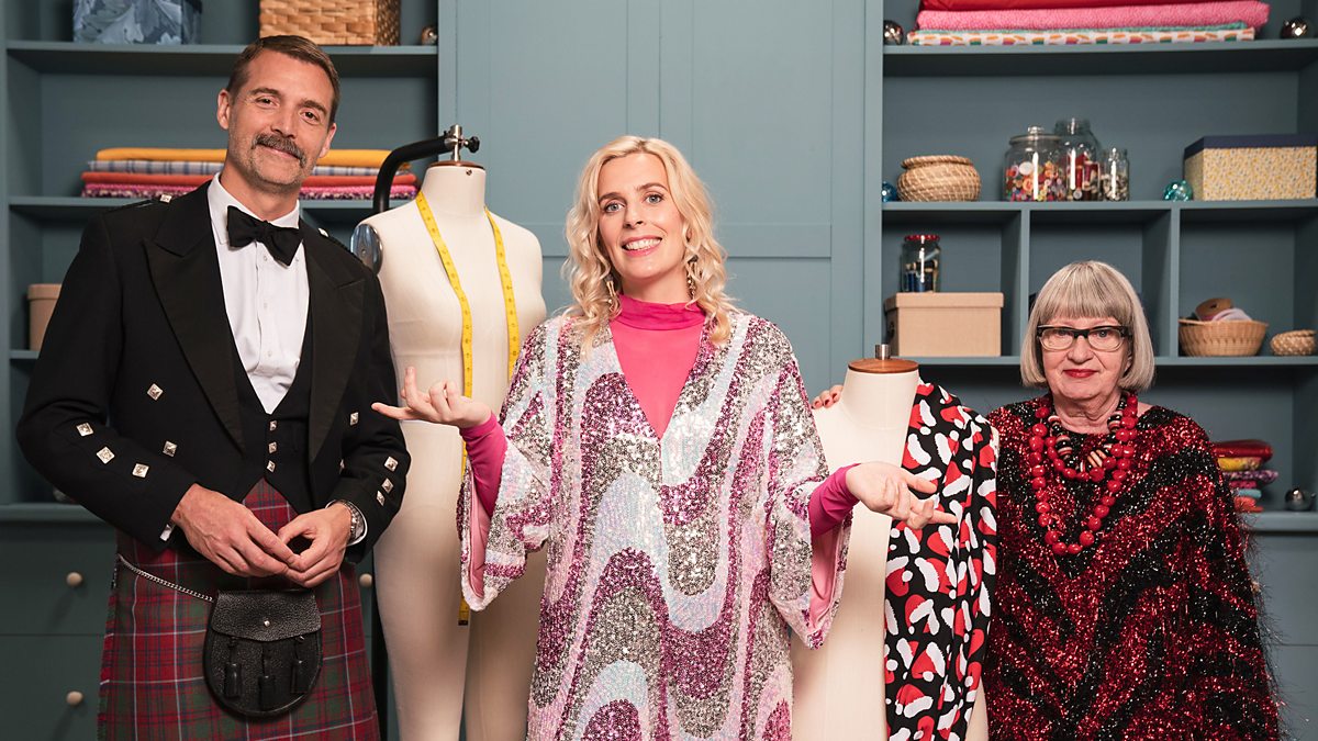 Digital_i_'s tweet photo. Last nights #SewingBee reached a viewership of 2.9m on @BBCOne🪡

This week the @sewingbee contestants were challenged with the theme of #ReduceReuseRecycle.

Mia won garment of the week with her crochet co-ord set and matching bag.

Get the inside view.

#ViewingFigures https://t.co/7rdhBaWc9y