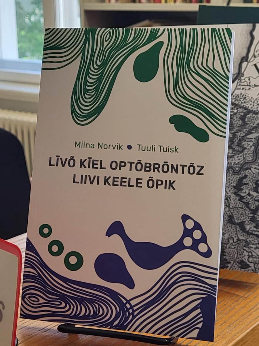 Something great has happened that Estonian media will probably not cover (shame!) and I feel the need to share it with you:

Livonian language researchers at @unitartu have published the first Livonian language textbook in Estonian! 🇸🇱🇪🇪