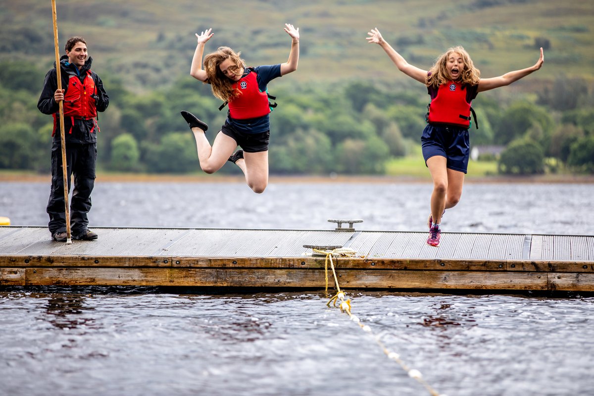 The signature Jog and Dip. 🏃 💦 An Outward Bound tradition, it gets your adrenaline pumping, and pushes you out of your comfort zone – the perfect start to any adventure! 

Have you Jogged and Dipped? Learn about its nautical origins: ow.ly/kqyJ50OJ8E8