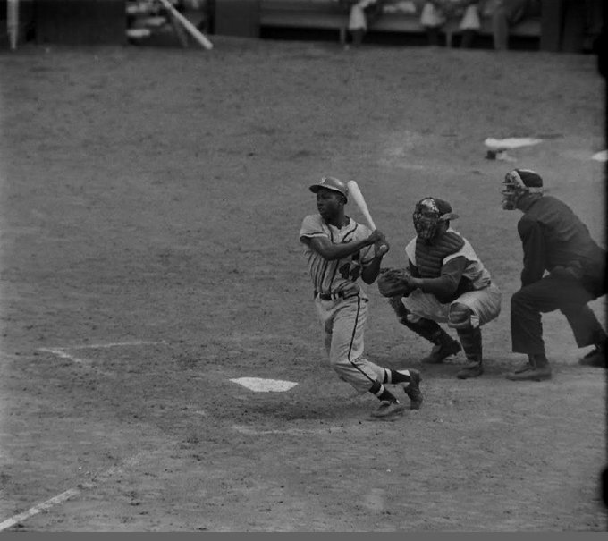 BaseballHistoryNut on Twitter "RT nut_history Hank Aaron atbat. Roy