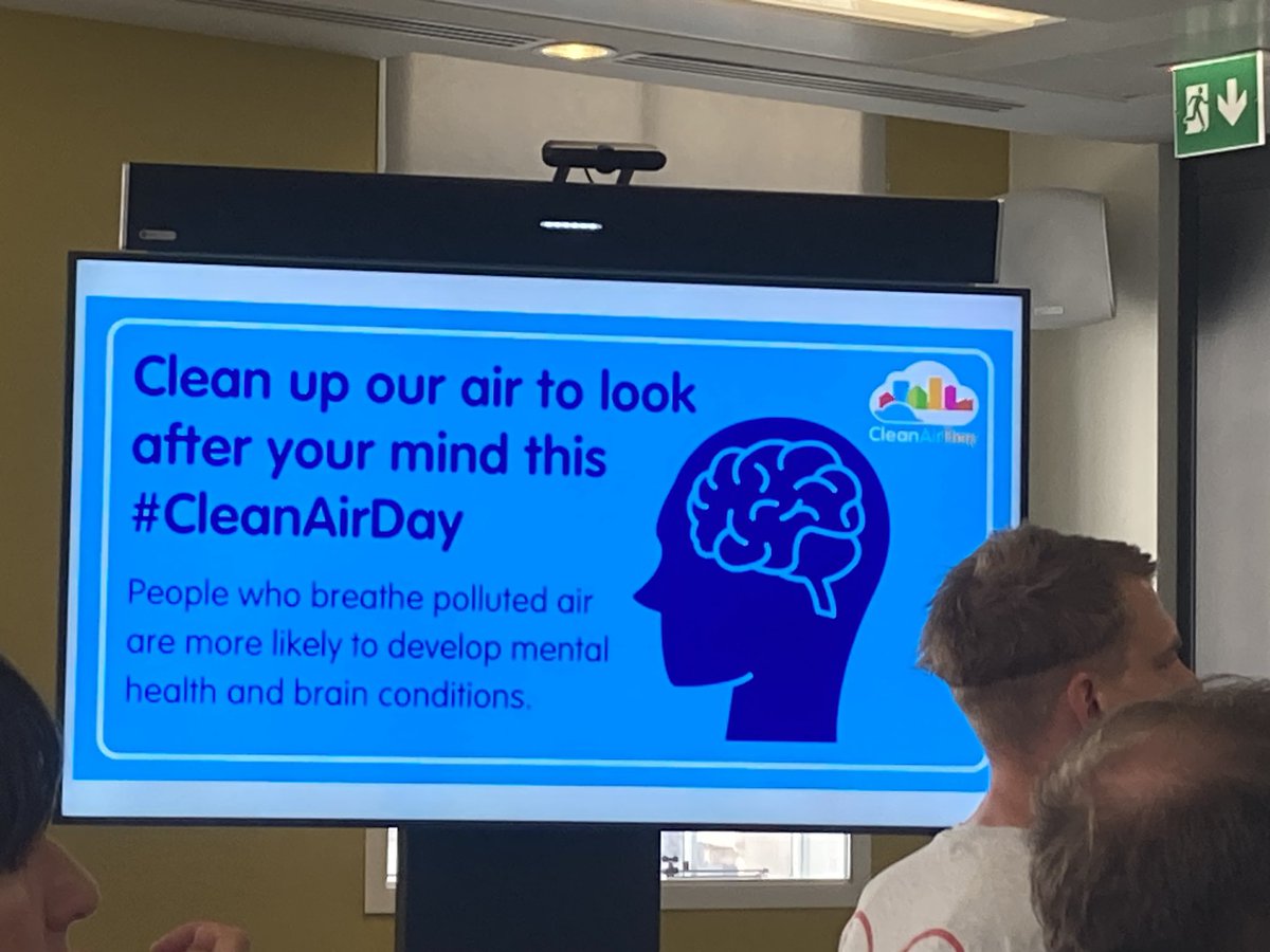 SharonKindleys's tweet photo. Joe Harrison from @globalactplan talking about #CleanAirDay at @CBTransport #bettertransportweek #betterhealth #activetravel https://t.co/4tJRQZ6D8Z