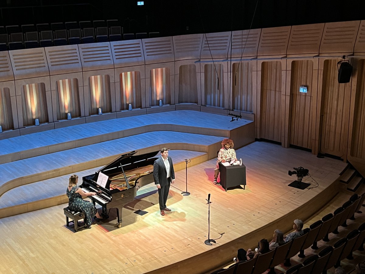 RWCMD's tweet photo. Errollyn is in the building! Welcome back to our Artist in Residence, @ErrollynWallen ✨
As part of the @cardiffsinger fringe events, Errollyn's unique composition masterclass was a chance to see how a 'composer composes' helping #RWCMDComposition students develop their work. https://t.co/F29gvKS4zP