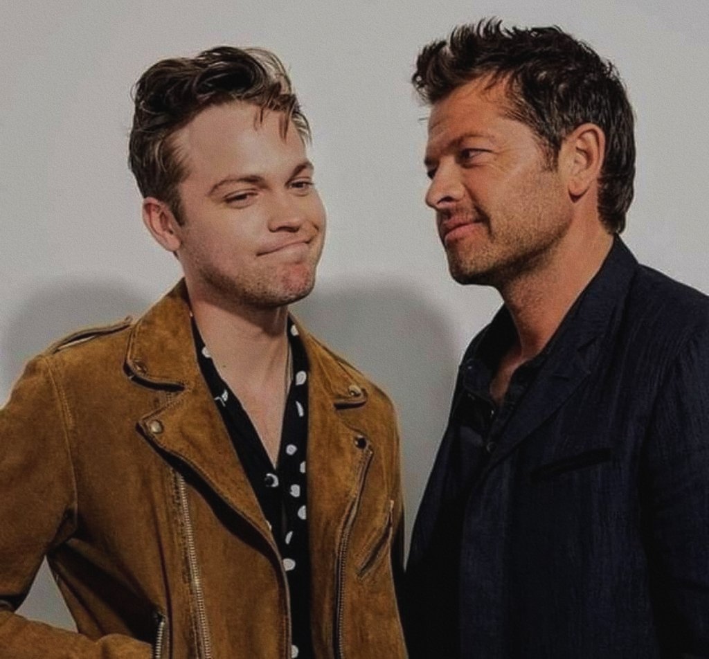 Misha and Alex, father and son? 👀🥰❤️
#MishaCollins #AlexanderCalvert