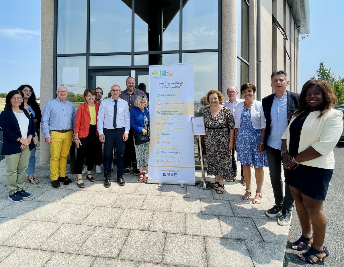 Aujourd’hui, signature de la convention de partenariat entre l'<a href="/EcoleSchneider/">Ecole Schneider Electric</a> et le rectorat de l’<a href="/acpoitiers/">Académie de Poitiers</a>  pour l’ouverture de trois BTS CRSA en apprentissage dans les lycées Léonce Vieljeux à La Rochelle, Nelson Mandela à Poitiers et Louis Delage à Cognac.