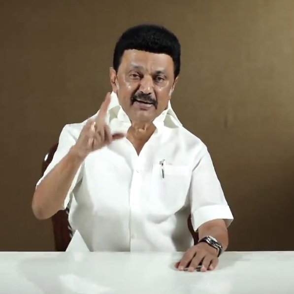 itz_chillax's tweet photo. Stalin : இது மிரட்டல் அல்ல எச்சரிக்கை 

Vijay : மறுபடி Red Giant கிட்ட இருந்து படத்துக்கு பிரச்சன வந்தா 2026 ஆட்சி மாற்றம் வரும்

இது எச்சரிக்கை இல்ல கட்டளை..!!! 🏛️🔥 https://t.co/YffaSzLuSb