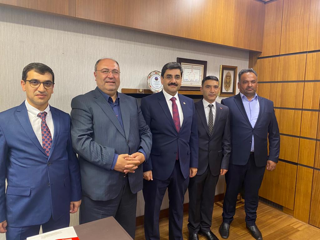 hakanaksu058's tweet photo. 📍#TBMM
#Gürçayır Belediye Başkanımız Sn. Temel Toy, #Cemel Belediye Başkanımız Sn.Gazi Öztürk, #Gürçayır AK Parti Belde Başkanımız Sn.Bayram Çetin,
#Şarkışla Belediye Meclis Üyemiz Sn.Uğur Taş ve çalışma arkadaşlarını #TBMM'de misafir ettik. https://t.co/wxEVvv7ky8