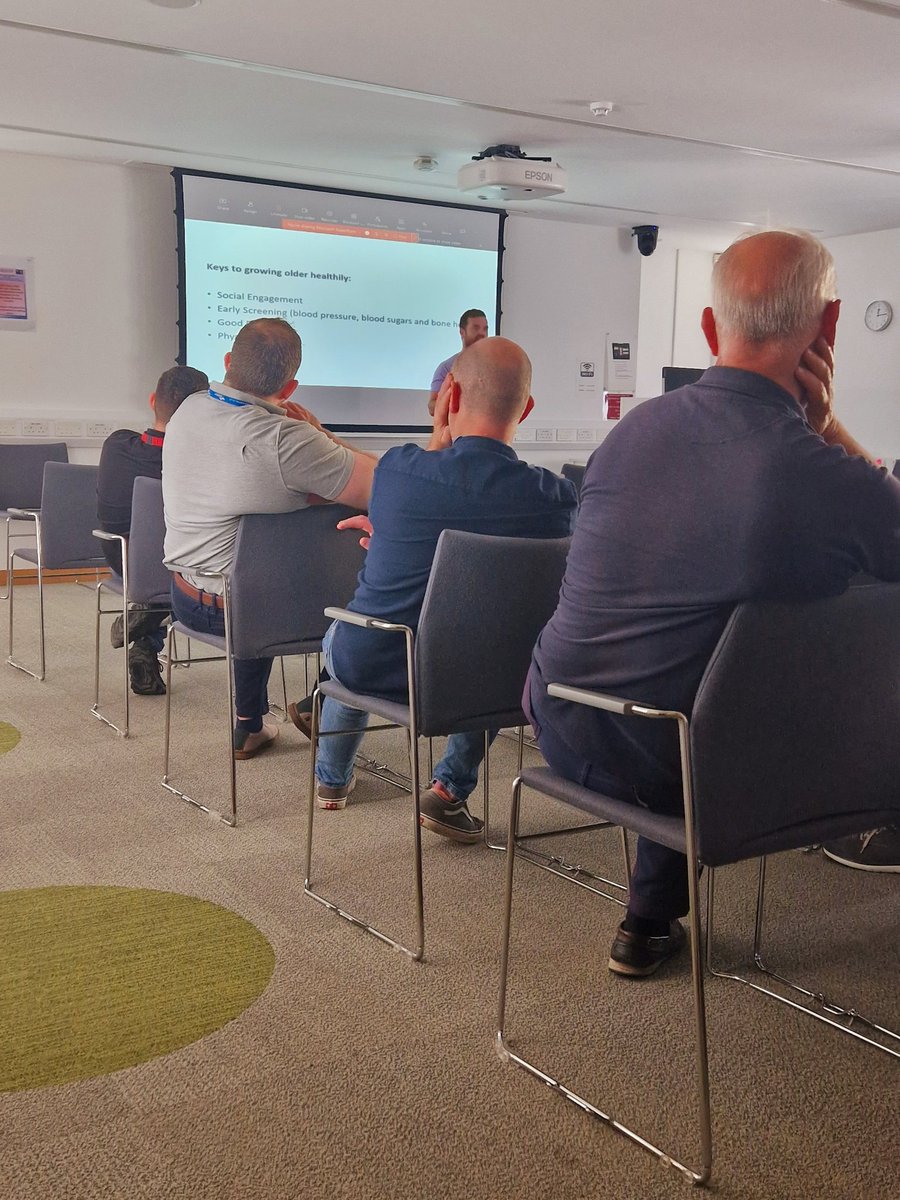 #MensHealthWeek #ThePictureOfHealth Lunch&Learn talks in OLOLH thanks to our guest speakers @DrSeanKilroy Fitness  & Morag Robertson GKC nurse @HealthyIreland @NursingOlol @OLOLM4E @PharmacyOLOL @Deirdre40505532 @OLOLMat_Unit @PTOLOLH @RCSI_Irl