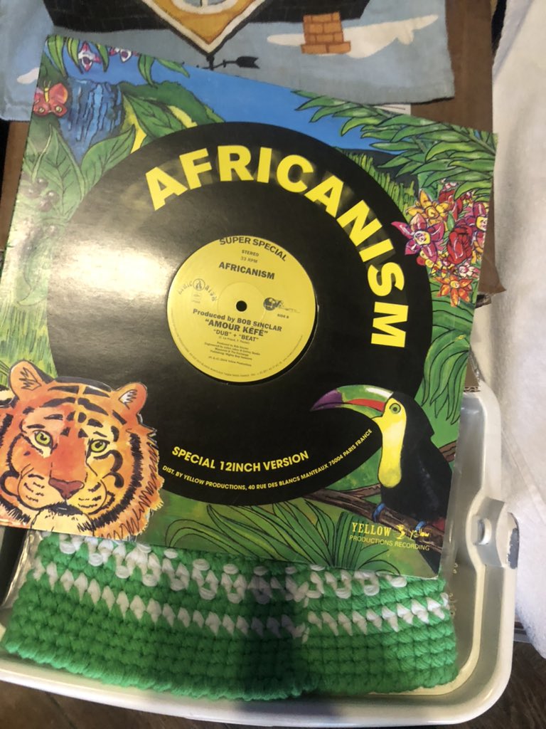 SergKeySi's tweet image. Продал пластинку. Сходил на бизнес-ланч. Посидел, поел как боярин.