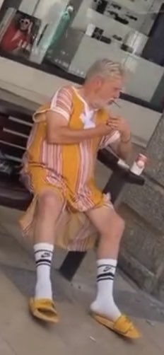 Emilio supera su miedo a las kandoras