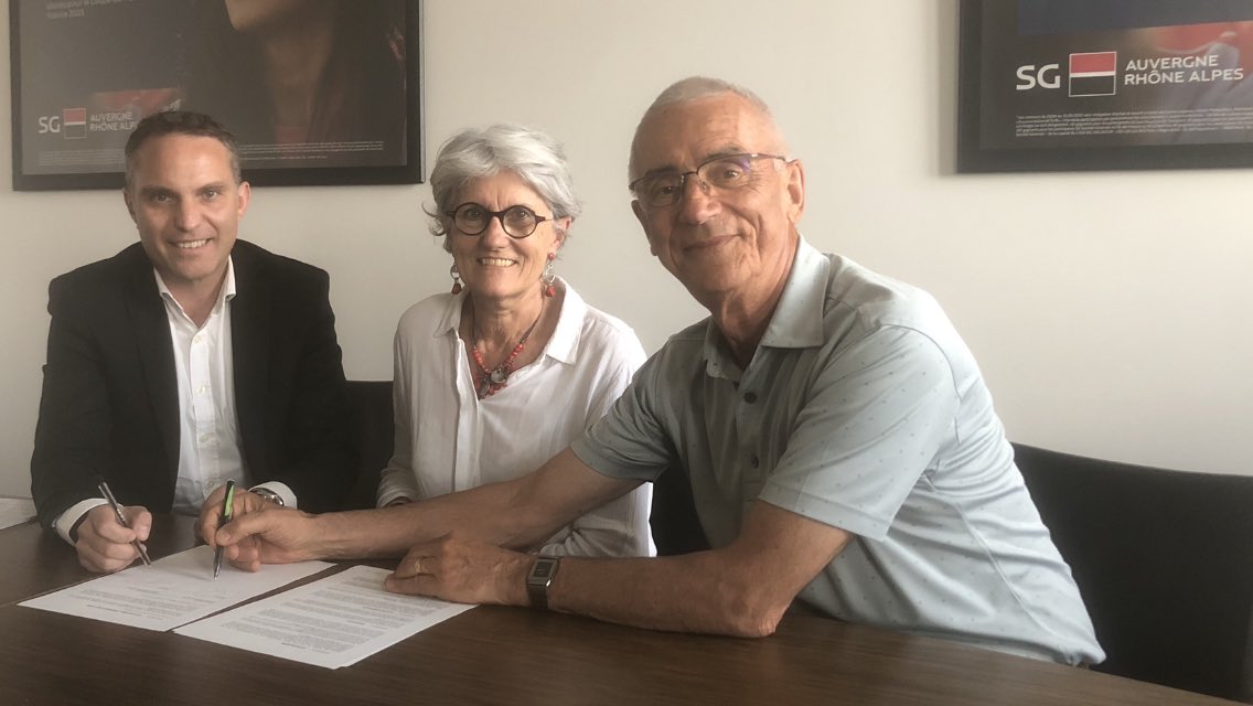 nicolasnuger's tweet image. Depuis plus de 20 ans nous soutenons l’association @auvpourunenfant #SG Auvergne Rhône Alpes à renouvelé son partenariat avec cette œuvre remarquable qui accueille, soigne et guérit des enfants atteints de pathologies cardiaques des pays en développement.