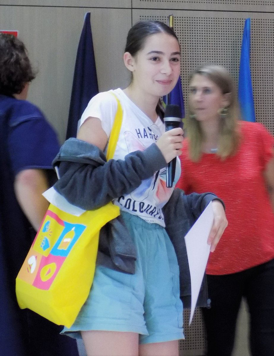 ChamberyCollege's tweet photo. Félicitations à Gabrielle et Naomi pour leur prix au concours d'écriture de nouvelles, organisé par le CD @gironde . Avec 183 autres nouvelles en lice, la concurrence était rude! Bravo aux 37 écrits primés.
#clublecture #lecture #PEAC https://t.co/WHaUhmQxxf