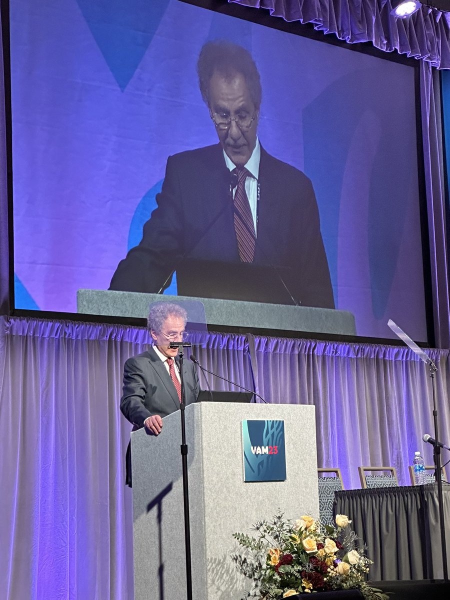 Congratulations to Dr. Enrico Ascher for receiving the SVS Lifetime Achievement Award, the highest honor of our specialty. As a Brazilian vascular surgeon, this is a special and inspiring moment for all of us. @VascularSVS @ThinkAortaUS @AortaEd @VEITHsymposium