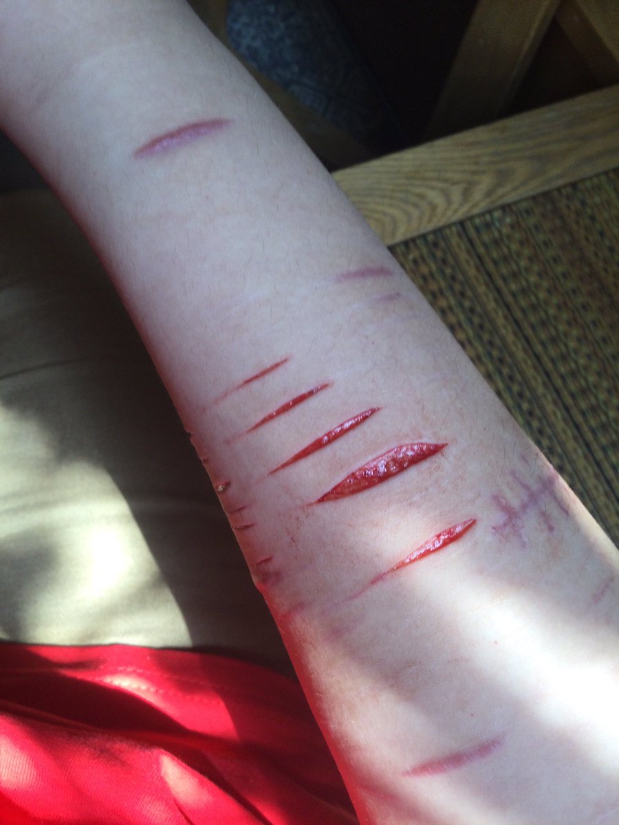 好不容易割一次
当然要多拍几张啊