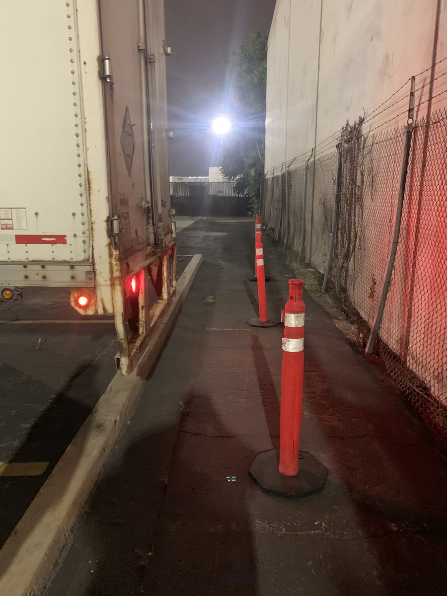 BellFeederSoCal's tweet photo. π Thursday Safety Rodeo using our Mirrors to gage proper depth perception. Make sure you use markers, other trailers or lines to guide you safety. Never proceed if not π― sure.
#Whenindoubtgetout https://t.co/YpcAYc7Gzd