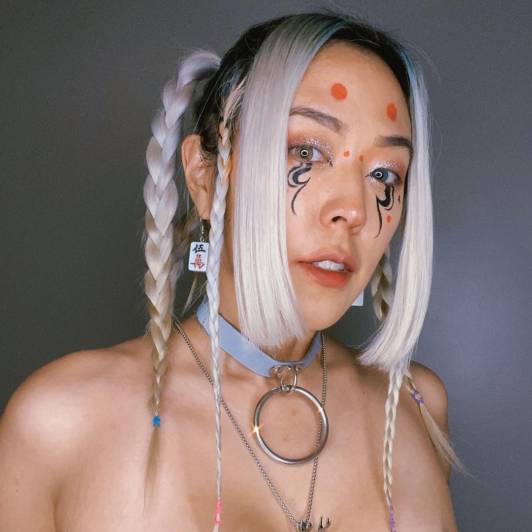 meowyoface_'s tweet photo. I did the makeup inspired by the Mahjong earrings.
#mahjong #makeupart #asiandesign https://t.co/vJKlrbqelR