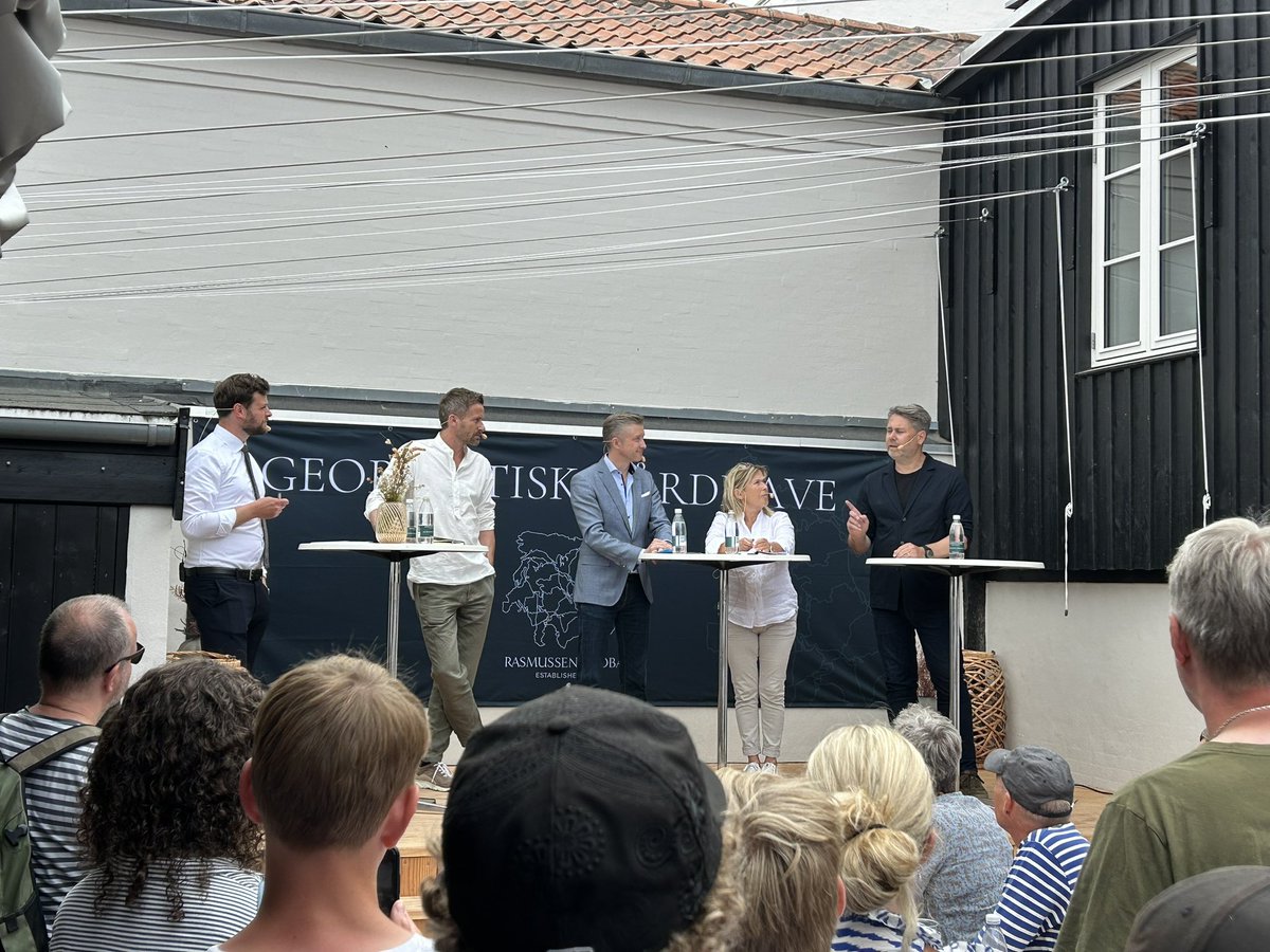 Vigtig paneldebat på #FM23 i Den Geopolitiske Gårdhave om #Ai samt ambitionen om at gøre #digitalansvarlig til en dansk og europæisk styrkeposition med bl.a. <a href="/flyverbom/">Mikkel Flyverbom</a> og <a href="/KlyngeC/">Casper Klynge</a>. Det rimer godt på <a href="/Dmaerket/">D-mærket/D-seal</a>