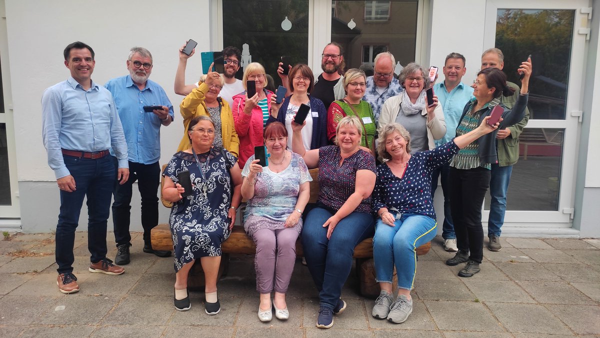 Beim FV #Hecklingen kann man sich zum Thema #Digitalisierung eine Menge abschauen: digitale Vereinssitzung, Verwaltung, Aufgabenkoordination und interne Kommunikation. Davon erzählte Erik Borchert bei der gestrigen <a href="/lhbsa/">Landesheimatbund</a>-#Regionalwerkstatt "digital vereint" in #Schneidlingen. 📱